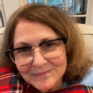 Meet your Posher, Leslie